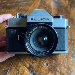 Fujica 35mm Film Camera 
