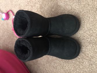 Girls uggs Size 10 in great condition