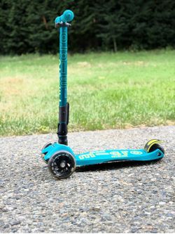 Micro Kickboard Maxi Foldable LED Kids Scooter