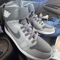 Jordan 1 High Flyease Light “Smoke Grey” sz 9 DS