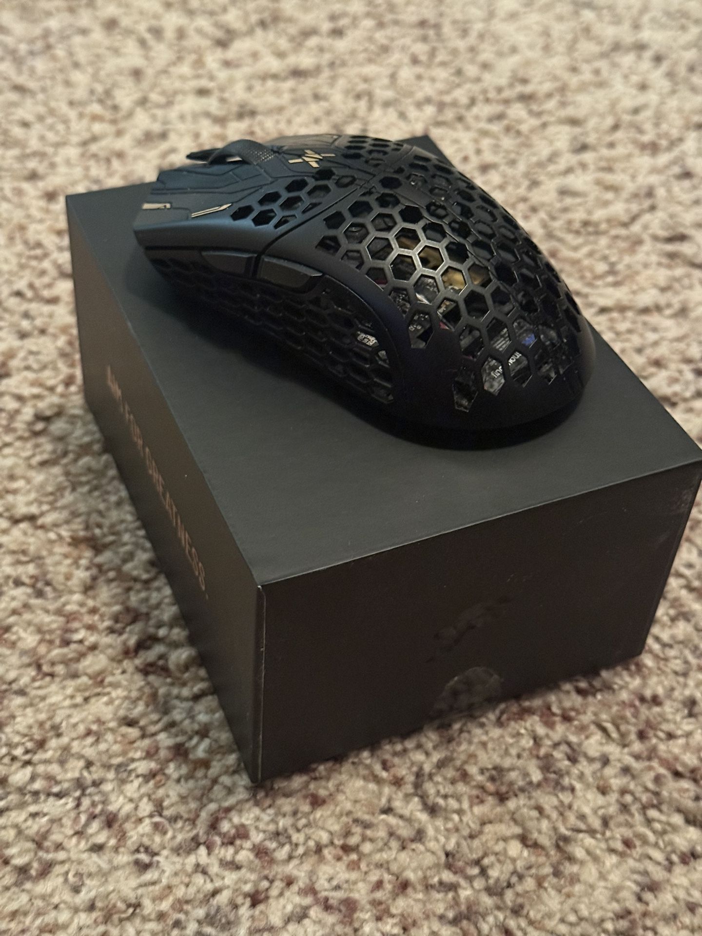 Need Gone Finalmouse ULX Ultralight X, Guardian lion (MEDIUM