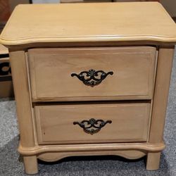 FREE NIGHTSTAND END TABLE 