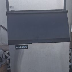 Industrial Ice Machine 
