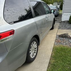 2011 Toyota Sienna