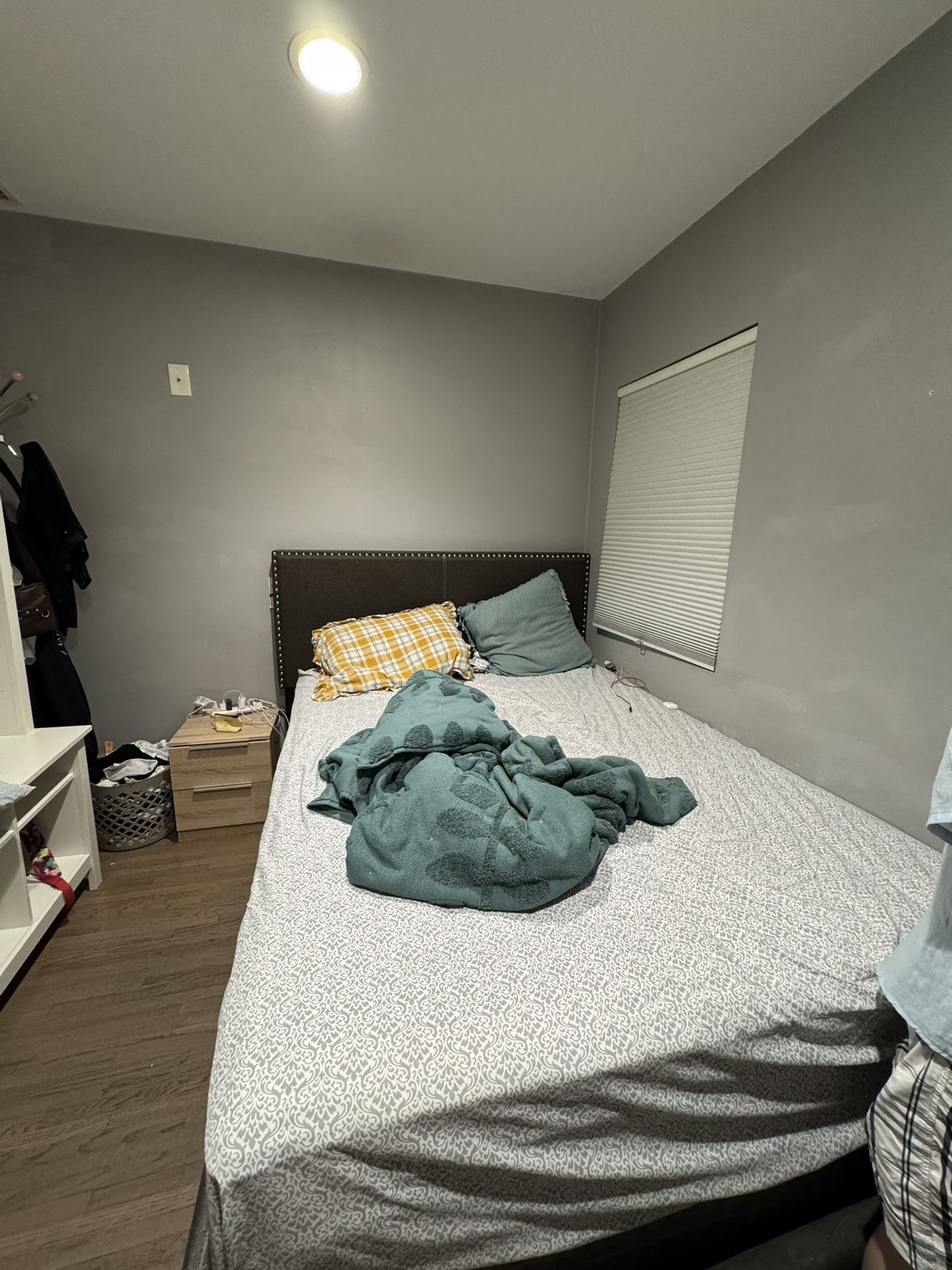 Queen Bed Frame With Mattress