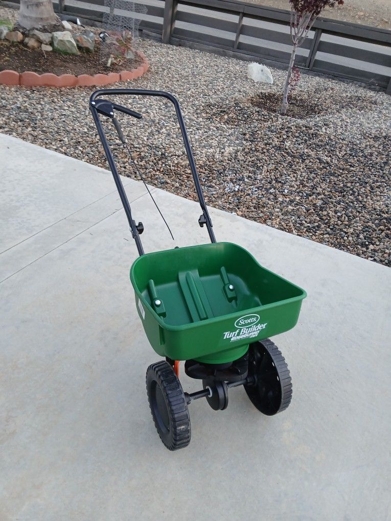 Scotts turf builder edge Guard mini broadcast spreader