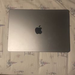 MacBook Pro 14 In. 16GB M2 Chip