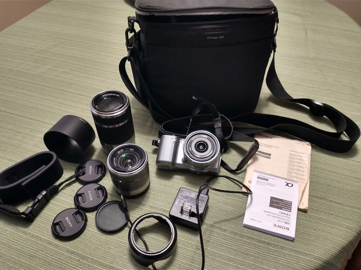 Sony Nex-5R. DSLR-3 Lens, Battery, Case, Flash & More