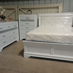 Gorgeous Glam Style Bedroom Set 