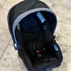 Graco Snugride 35 Lite Car Seat + Base!