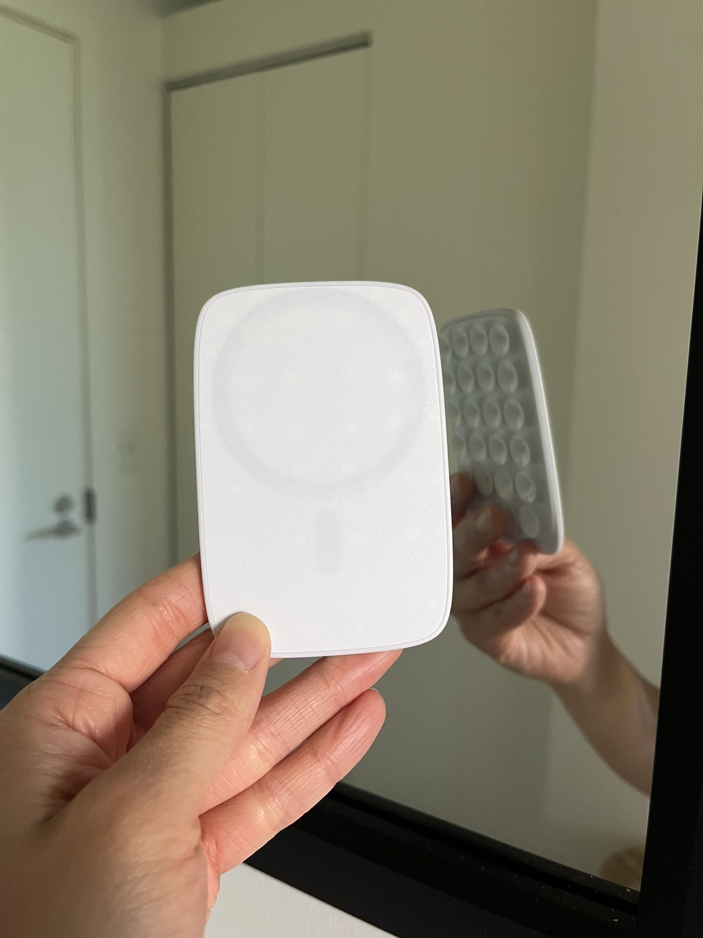 Magnetic Universal Phone Mount (White)