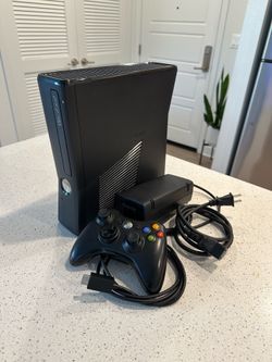 Microsoft Xbox 360 S Slim 250GB Black Video Game Console System 360S Bundle