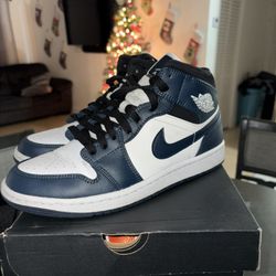 Jordan 1’s Men’s Size 8. 