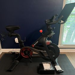 Peloton For Sale In Excellent Condition
