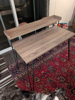 Medium desk, student desk