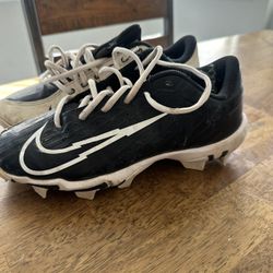 Cleats 6Y 