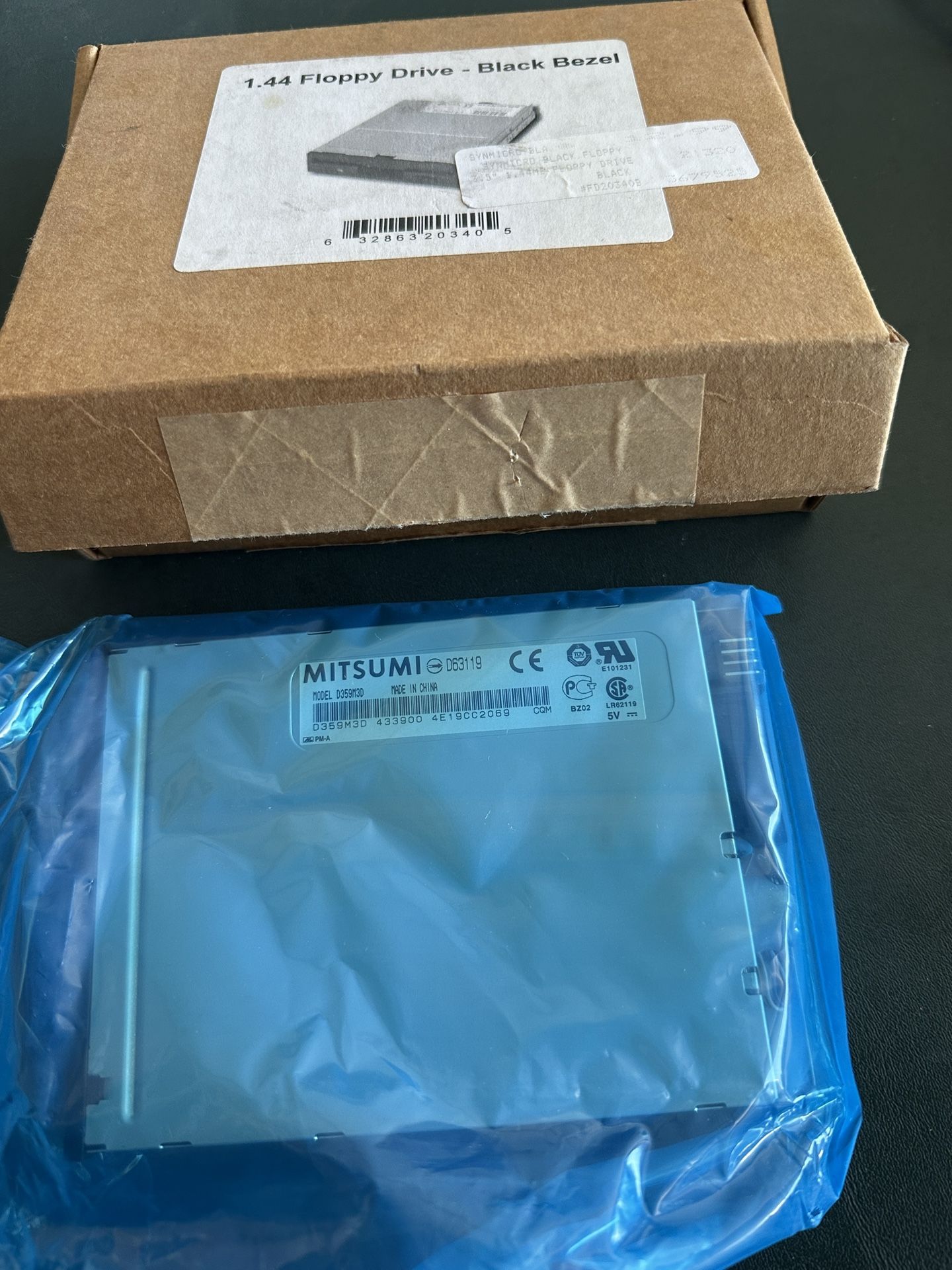 Mitsumi 1.44MB Internal Floppy Disk Drive Black Bezel New Open Box