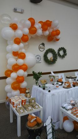 Organic balloon arch