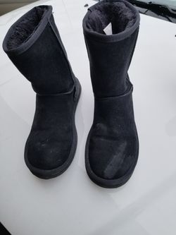 Womans Size8 black fleece lined boot