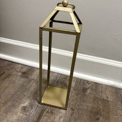 Gold Lanterns Wedding Decor 