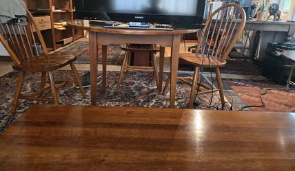 Authentic North Carolina cherry table, leaf, 4 chairs: gorgeous even w/scratches to chairs