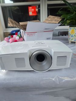Acer projector like new condition