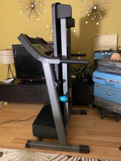 old ProForm 560 CrossTrainer Treadmill for Sale in Los Angeles CA OfferUp
