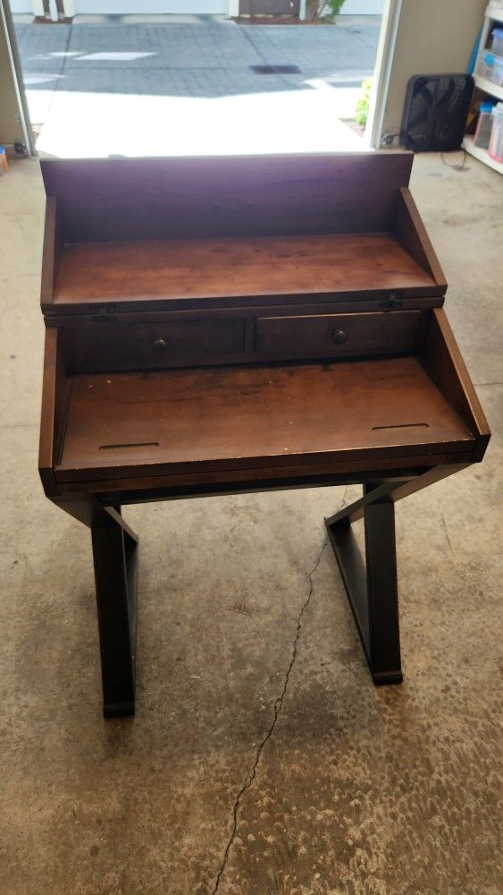 Desk $40
