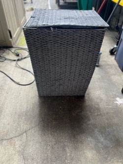 Laundry basket