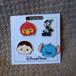 Set of 4 disney pins