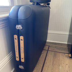 Karma Massage Table 