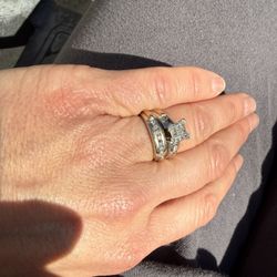 White And Yellow Gold Wedding Band Set