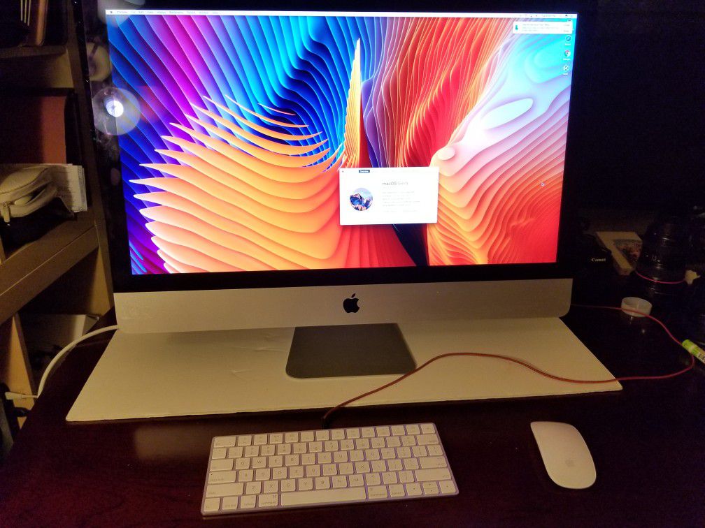 Late 2015 Apple iMac 27" Retina, all in one desktop computer. TRUE 5K LCD. Thin sleek model. Retail box