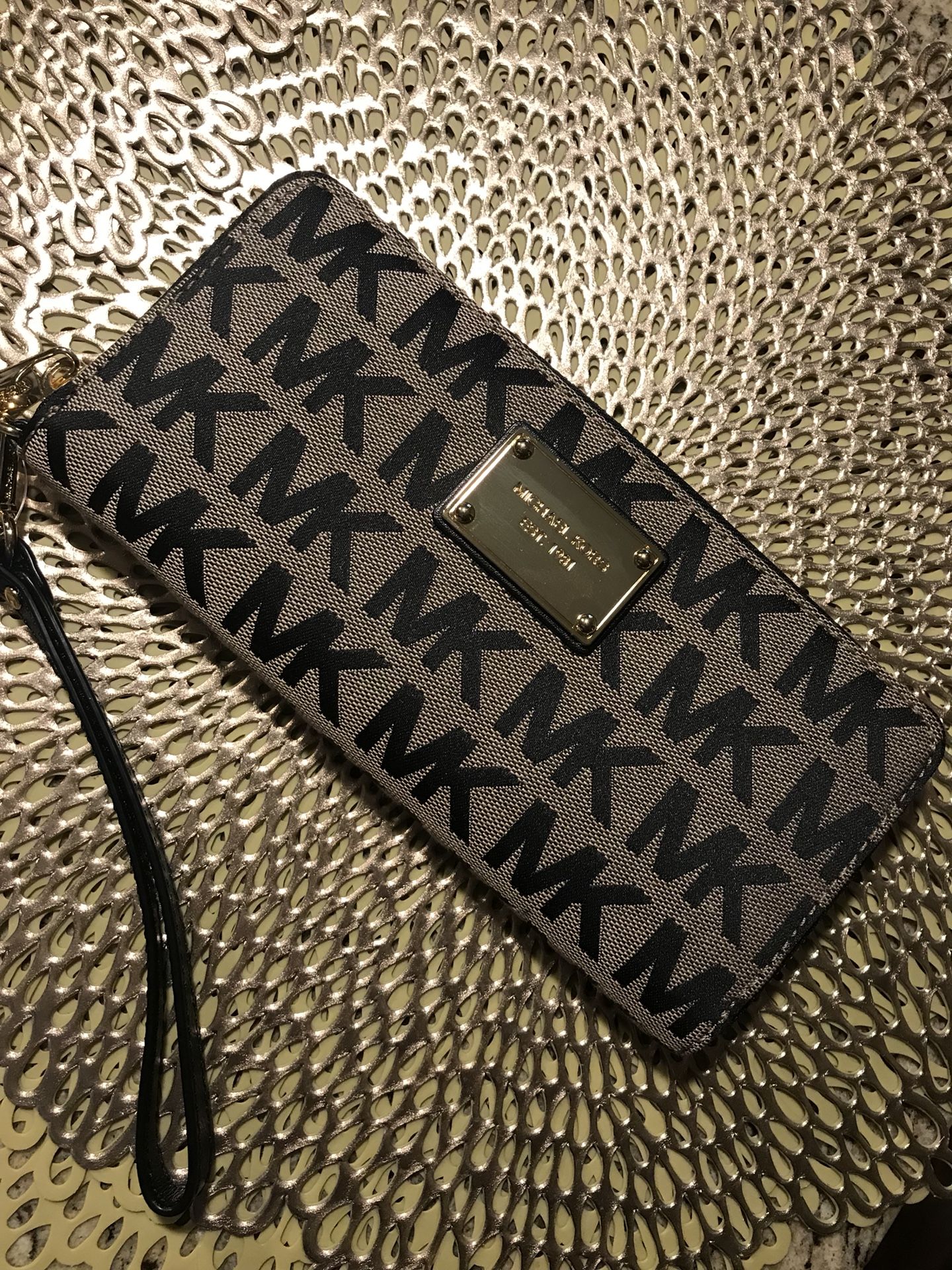 Mk wallet brand new never used