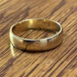 14K Solid Gold Band Ring Size 5.5
