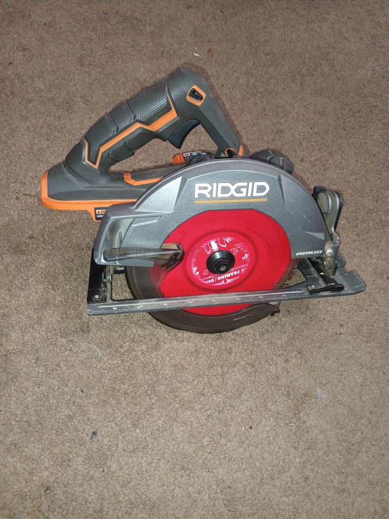 7.1/4" RIDGID 18 Volt CIRCULAR SAW