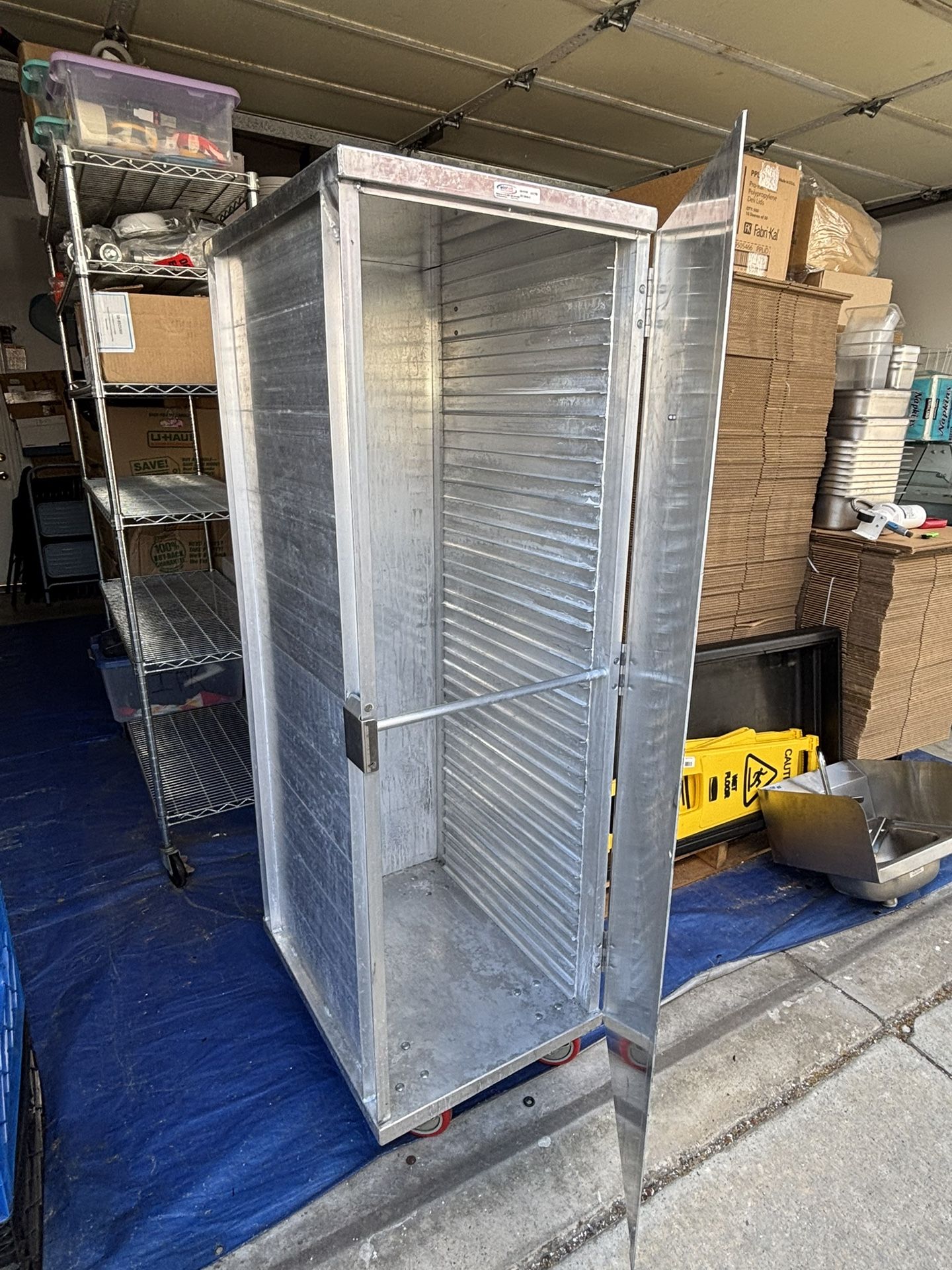 Transport Cabinet (Enclosed)