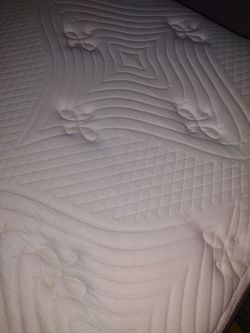* NEW FULL SIZE SET * MATTRESS & BOX - NEW- ** NEEDS NEW HOME FAST**