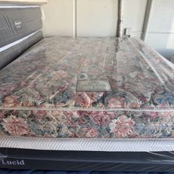 QUEEN SIZE MATTRESS & BOX SPRING BED SET