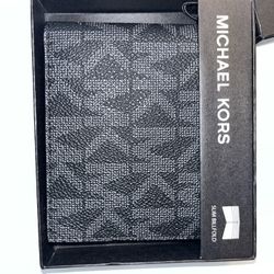 New Michael Kors Wallet 