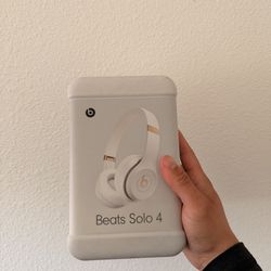 Beats Solo 4