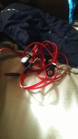 Beats head phone ear buds