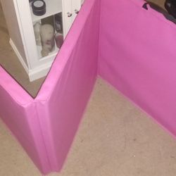 Exercise mat tri-fold