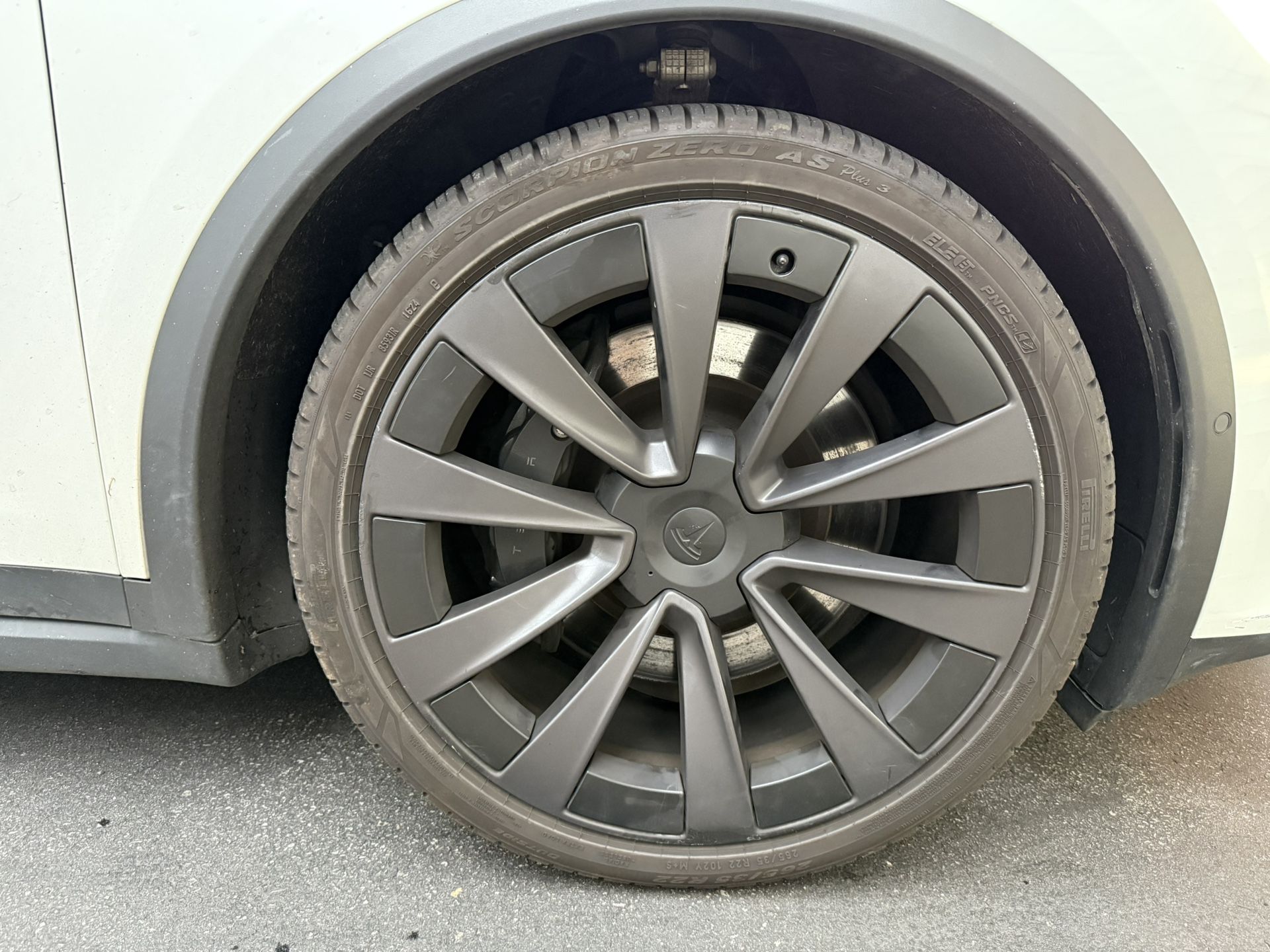 Tesla Model X 22” OEM Turbine Wheels w/ Like New Pirelli Tires & TPMS – Staggered Set