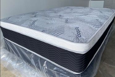 Cal King Euro Bamboo Pillow Top!•••