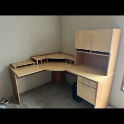 Corner Office Desk with Hutch.