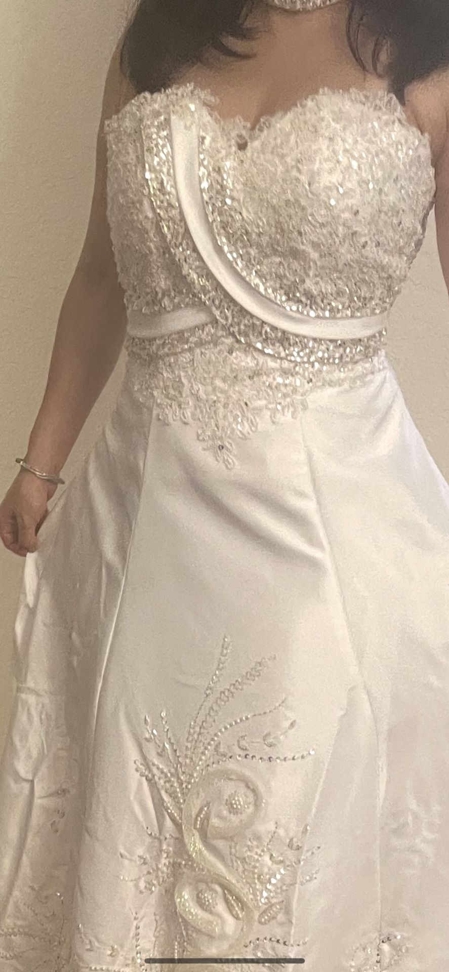 Wedding Dress Size M Fits 4 Or 6 Or 8