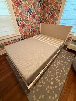 Milo Two-Tone Full Size Bed