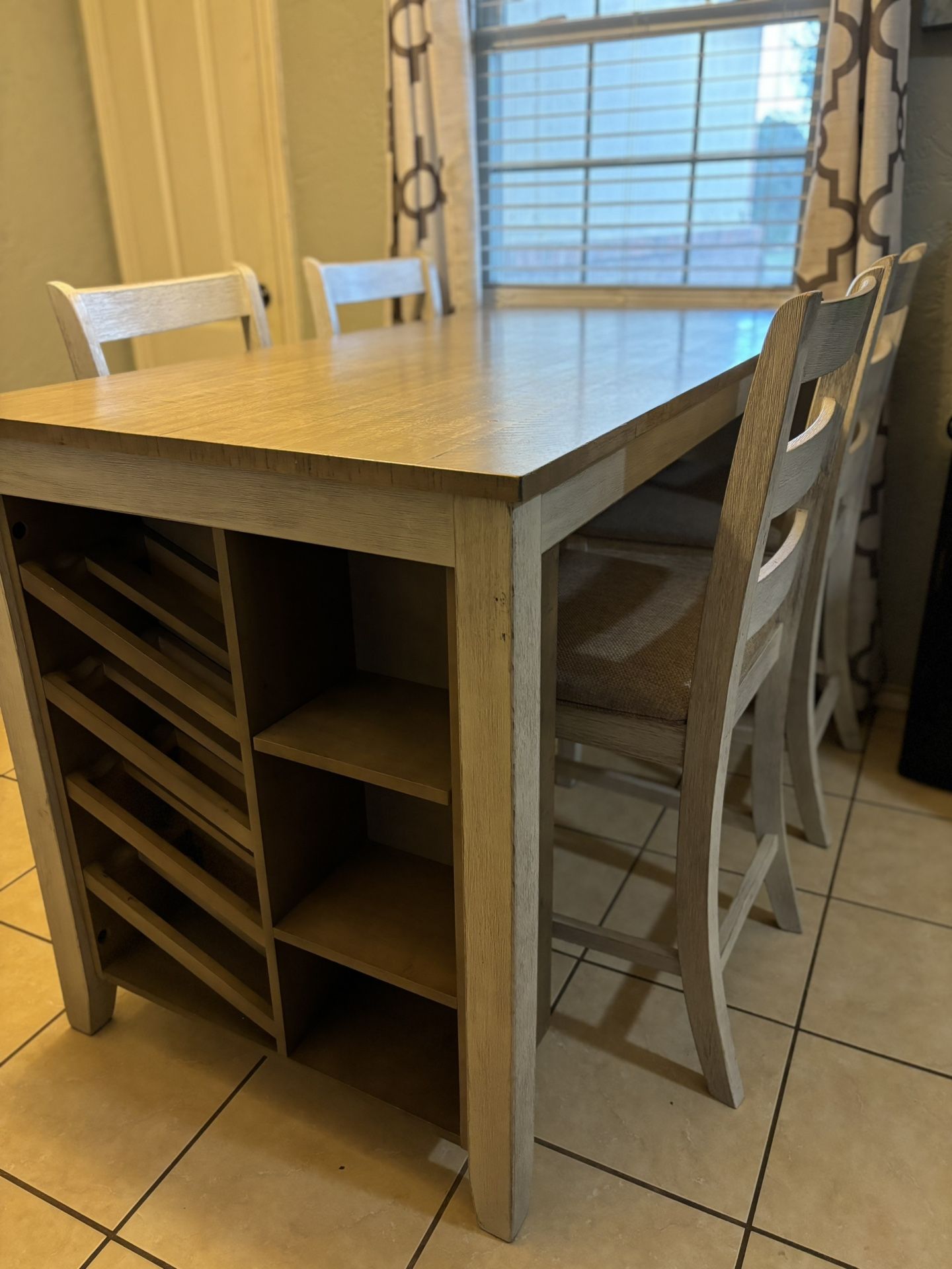 Dinning Table