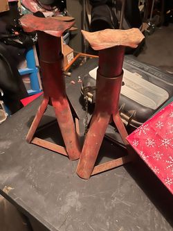 Jack stands